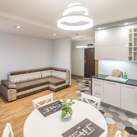 Apartament 48M W Centrum Grojca Grojec  Eksteriør bilde