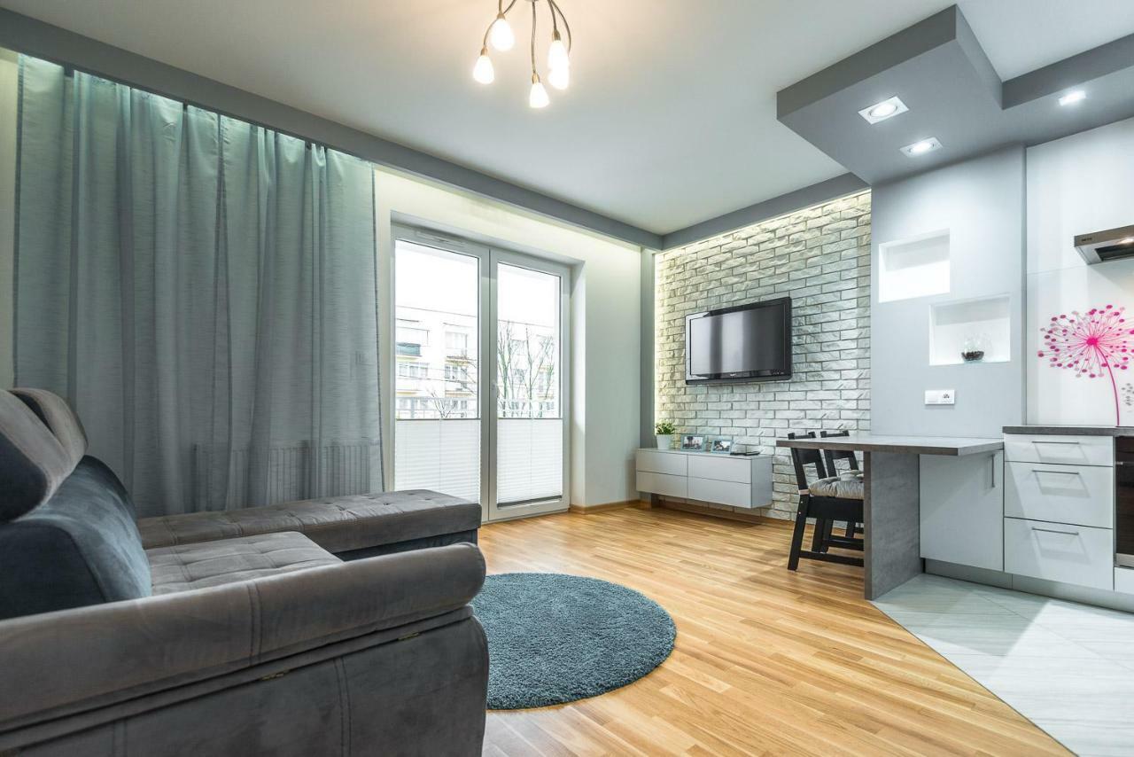 Apartament 48M W Centrum Grojca Grojec  Eksteriør bilde