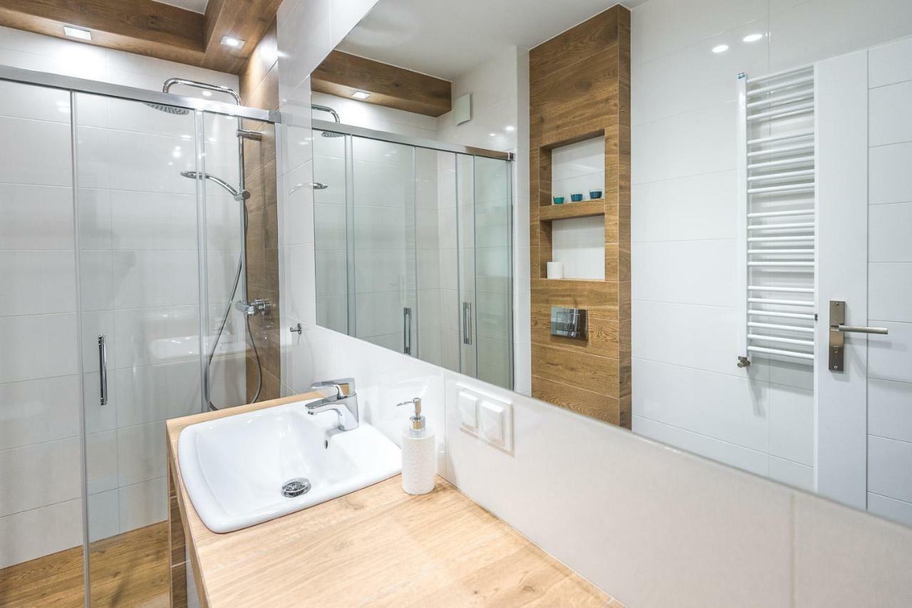 Apartament 48M W Centrum Grojca Grojec  Eksteriør bilde